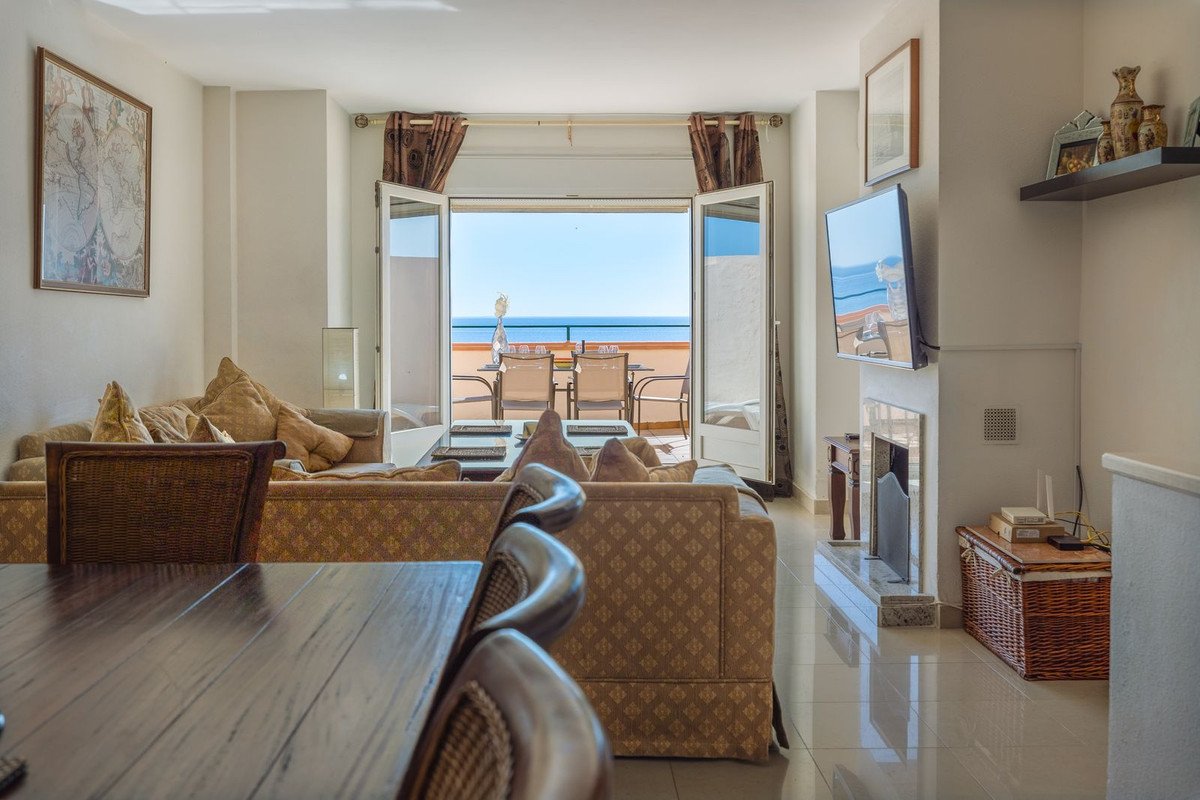 4 Bed Townhouse for sale in Estepona Costa Del Sol, Málaga, Spain