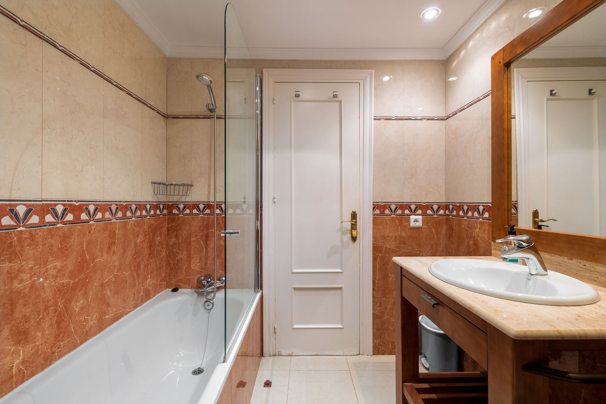 4 Bed Townhouse for sale in Estepona Costa Del Sol, Málaga, Spain