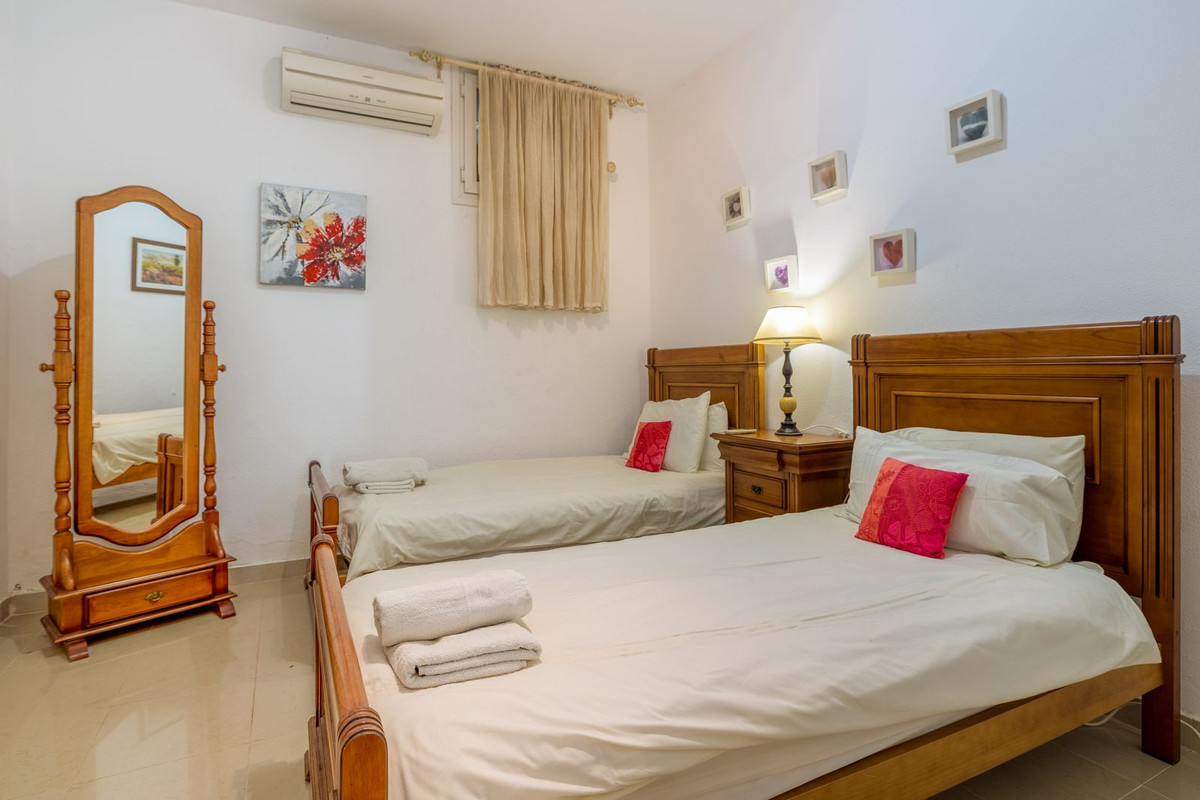 4 Bed Townhouse for sale in Estepona Costa Del Sol, Málaga, Spain