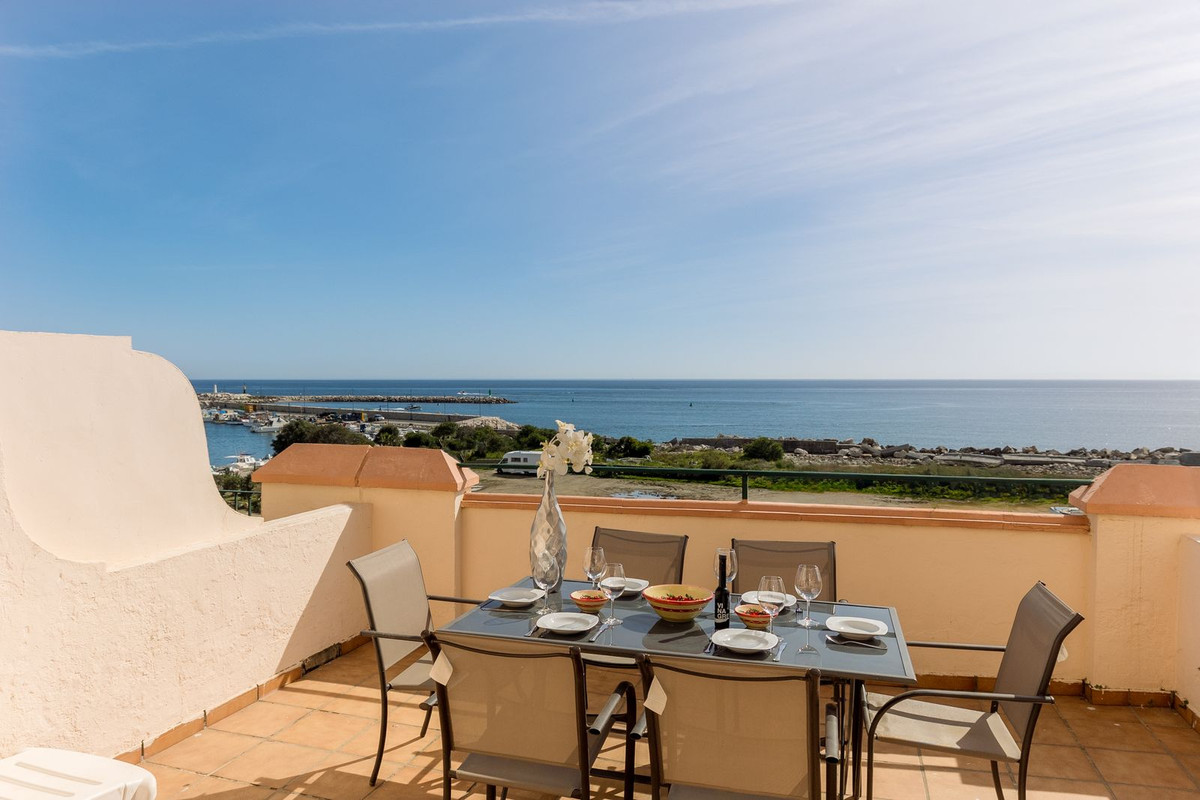 4 Bed Townhouse for sale in Estepona Costa Del Sol, Málaga, Spain