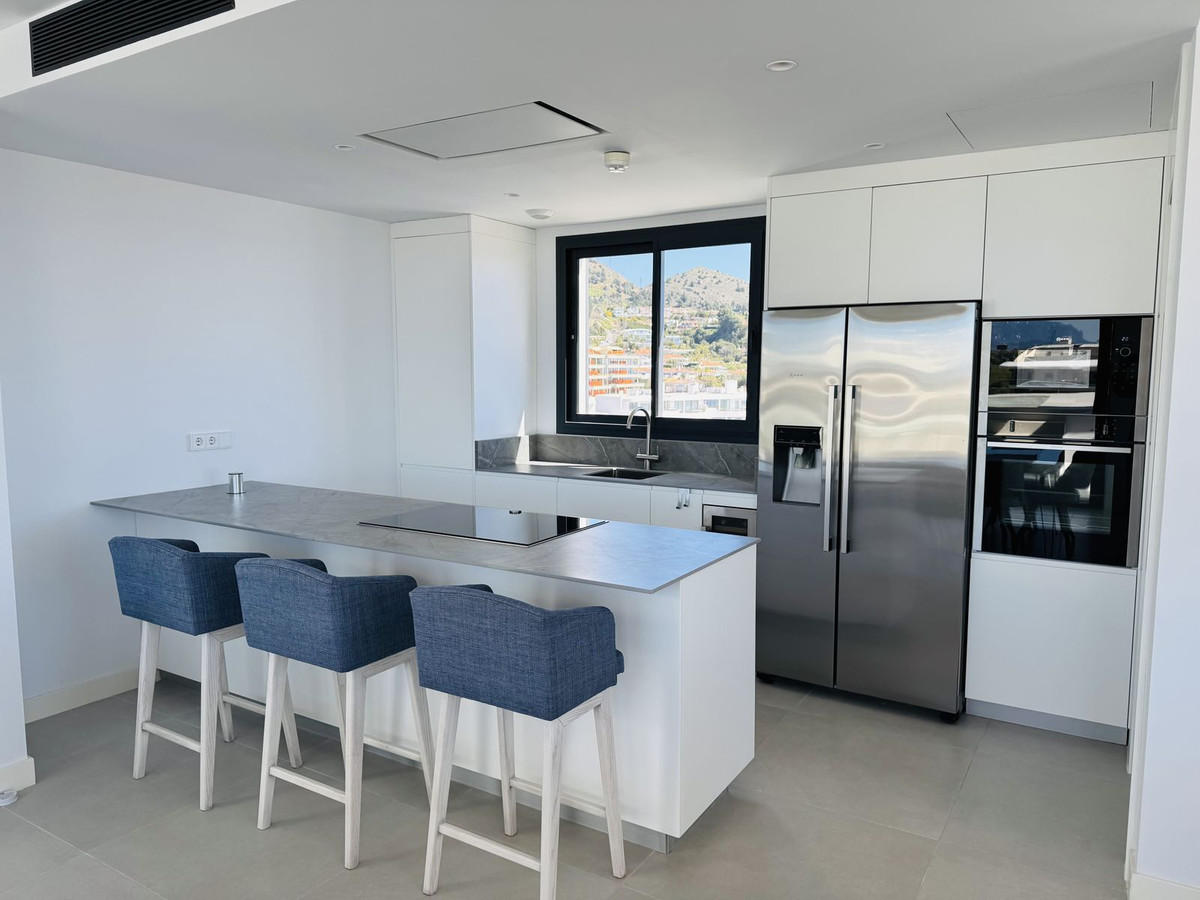 3 Bed Apartment for sale in Fuengirola Costa Del Sol, Málaga, Spain