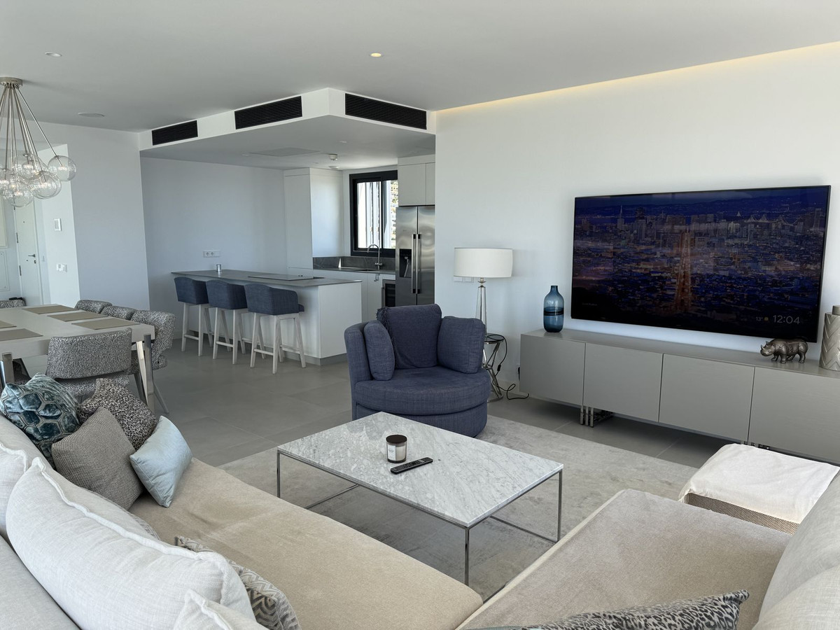 3 Bed Apartment for sale in Fuengirola Costa Del Sol, Málaga, Spain