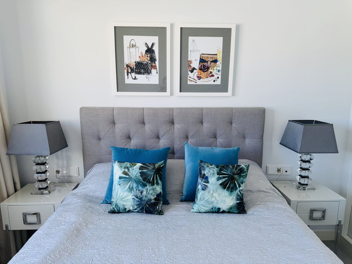 3 Bed Apartment for sale in Fuengirola Costa Del Sol, Málaga, Spain