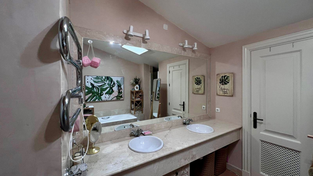 Se vende Adosada de 3 dormitorios en Costa Del Sol, Cadiz, España