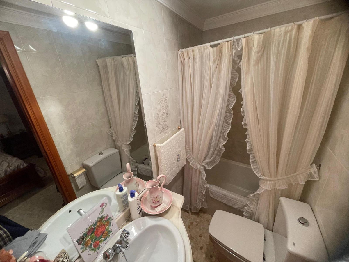 Se vende Otro de 5 dormitorios en Costa Del Sol, Málaga, España