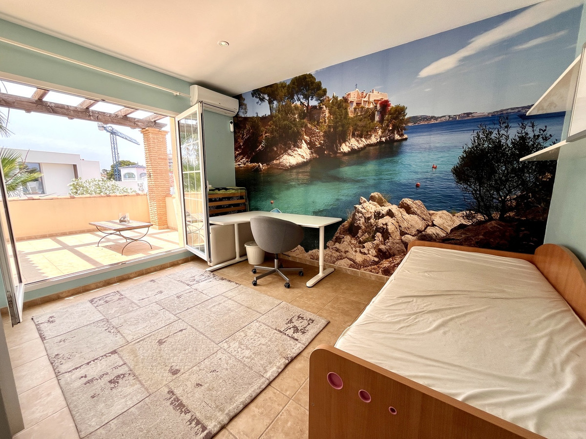 5 Bed Townhouse for sale in La Zenia Costa Blanca, Alicante, Spain