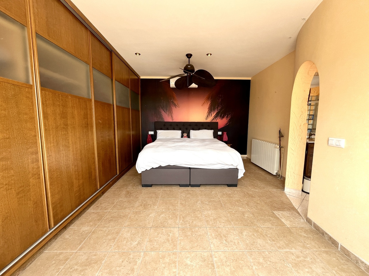 5 Bed Townhouse for sale in La Zenia Costa Blanca, Alicante, Spain