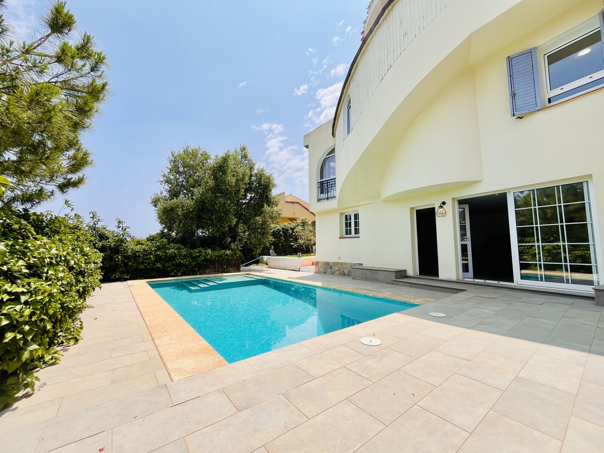 5 Bed Townhouse for sale in La Zenia Costa Blanca, Alicante, Spain