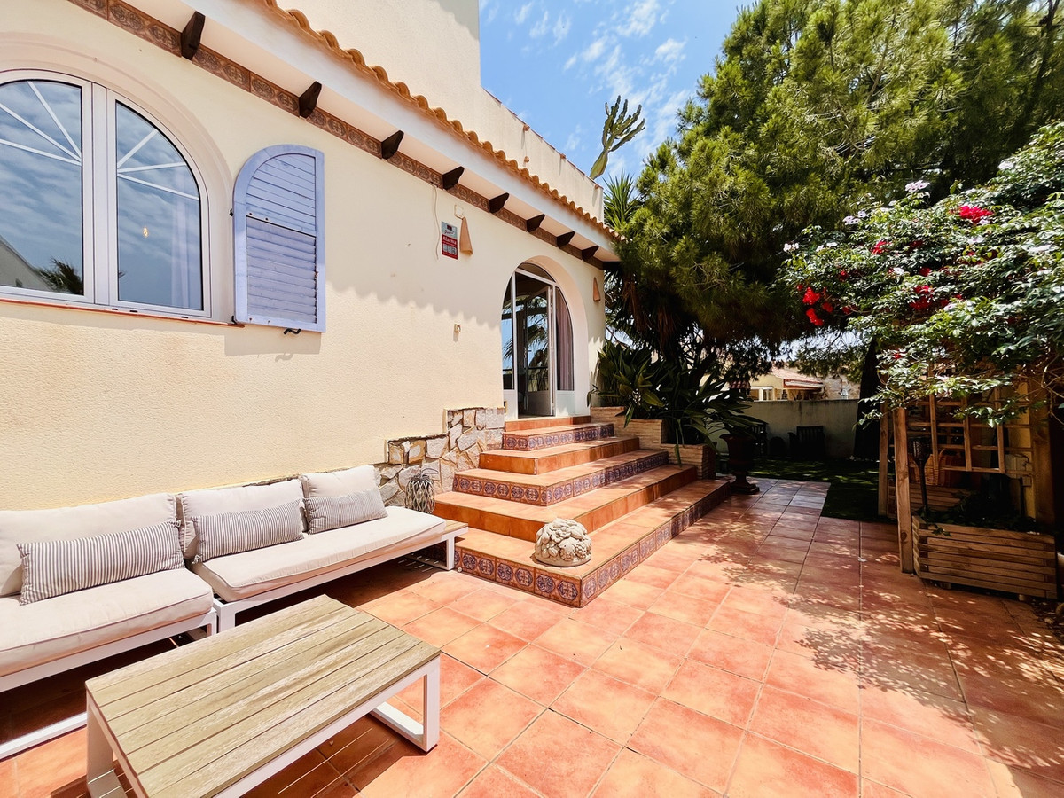 5 Bed Townhouse for sale in La Zenia Costa Blanca, Alicante, Spain