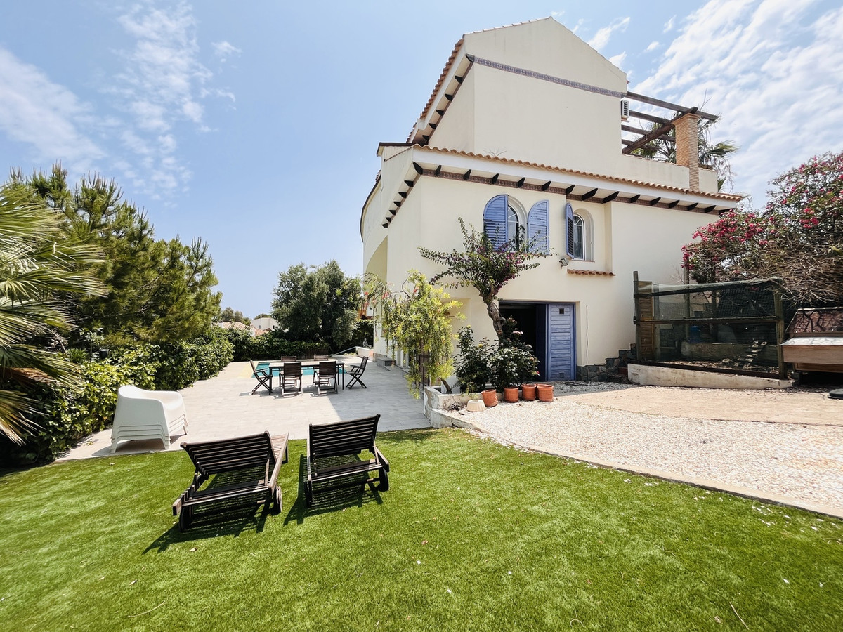 5 Bed Townhouse for sale in La Zenia Costa Blanca, Alicante, Spain