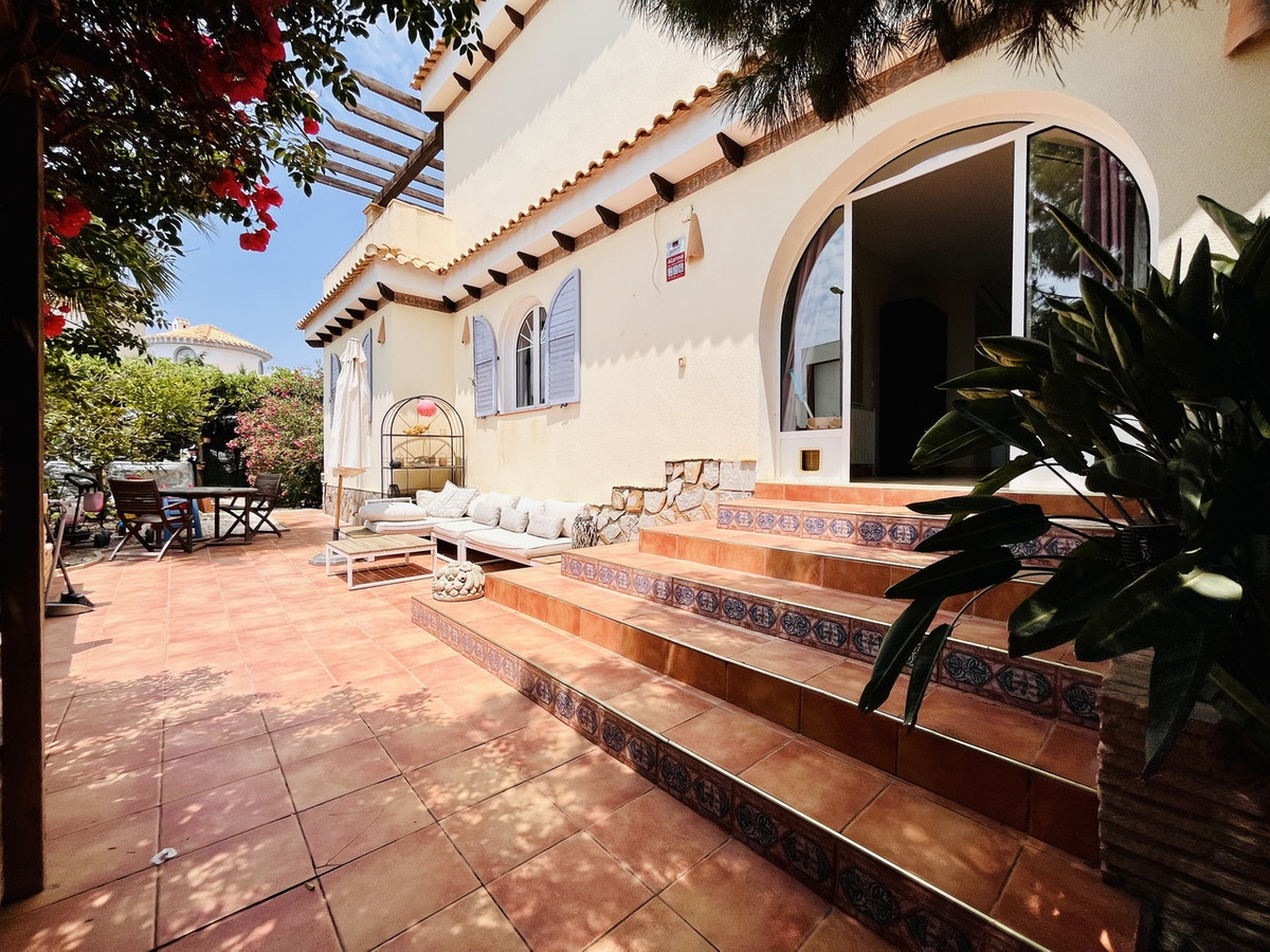 5 Bed Townhouse for sale in La Zenia Costa Blanca, Alicante, Spain