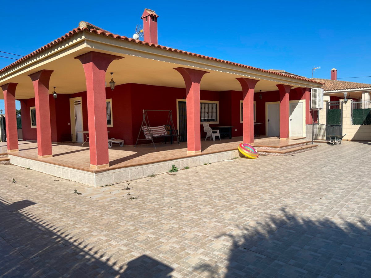 3 Bed Townhouse for sale in Albatera Costa Blanca, Alicante, Spain
