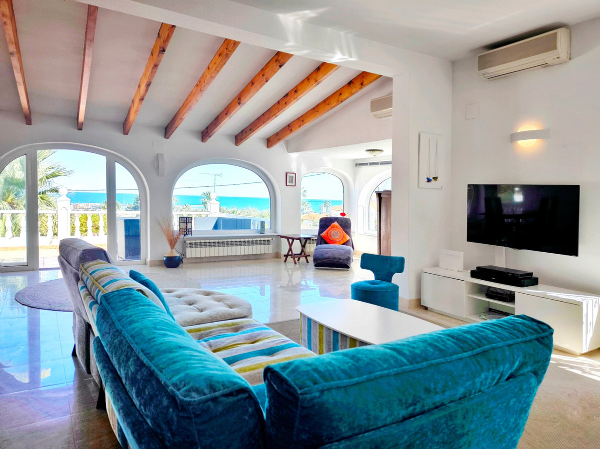 5 Bed Townhouse for sale in Denia Costa Blanca, Alicante, Spain