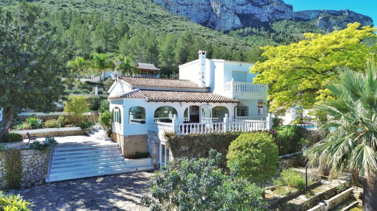 5 Bed Townhouse for sale in Denia Costa Blanca, Alicante, Spain