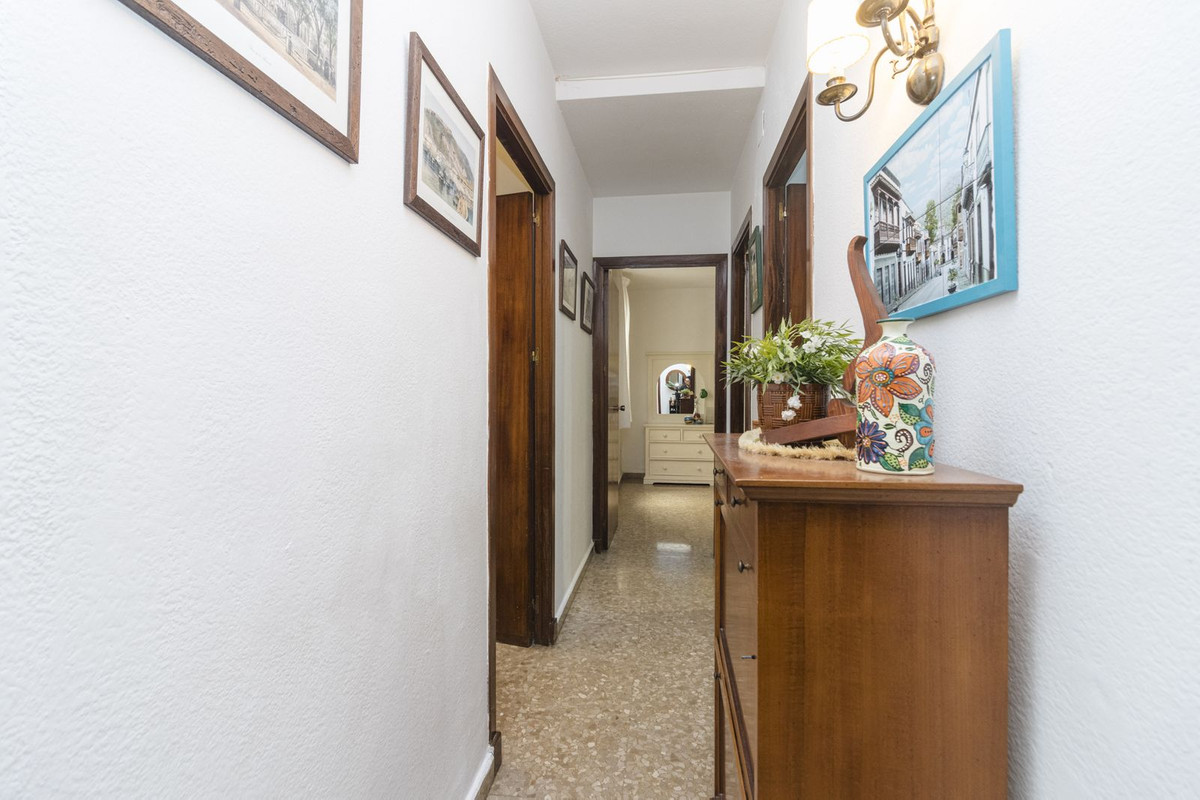 Se vende Apartamento Planta Media de 5 dormitorios en Costa Del Sol, Málaga, España