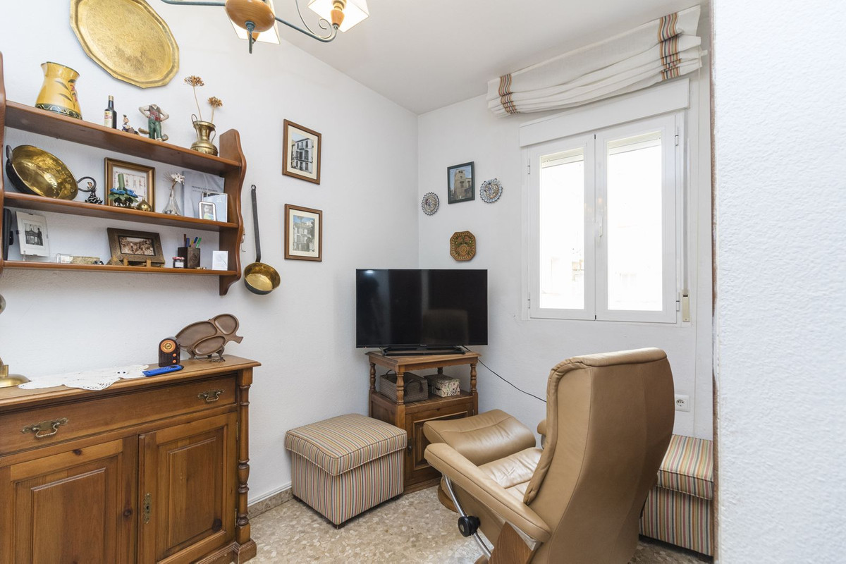Se vende Apartamento Planta Media de 5 dormitorios en Costa Del Sol, Málaga, España