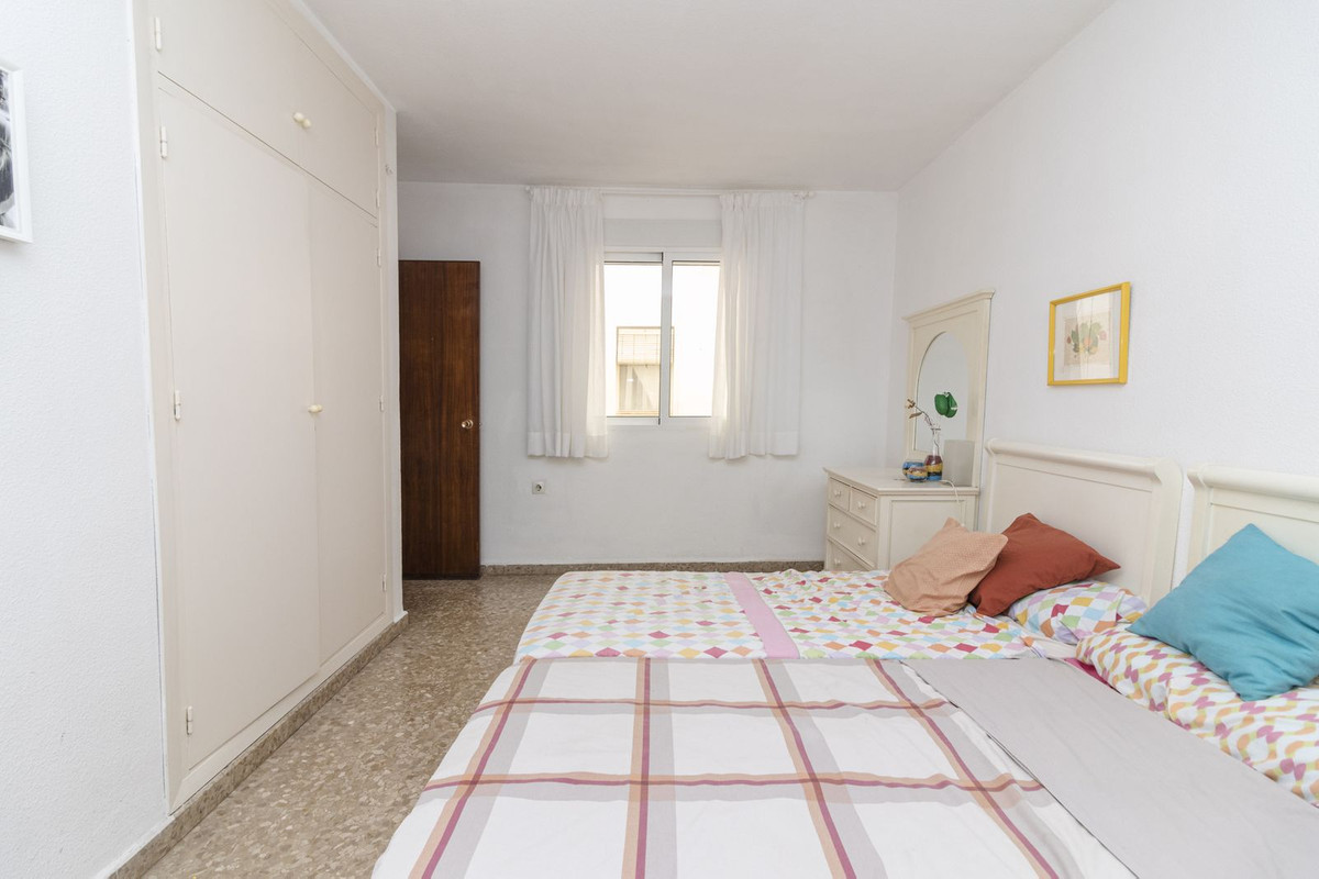Se vende Apartamento Planta Media de 5 dormitorios en Costa Del Sol, Málaga, España