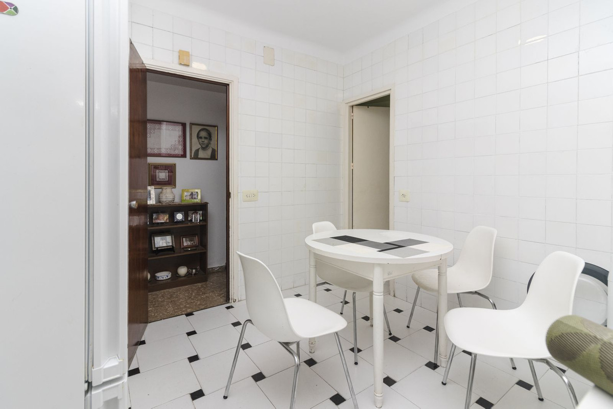 Se vende Apartamento Planta Media de 5 dormitorios en Costa Del Sol, Málaga, España