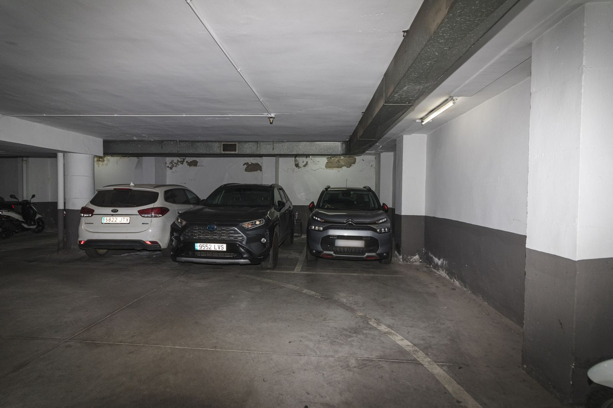 Se vende Apartamento Planta Media de 5 dormitorios en Costa Del Sol, Málaga, España