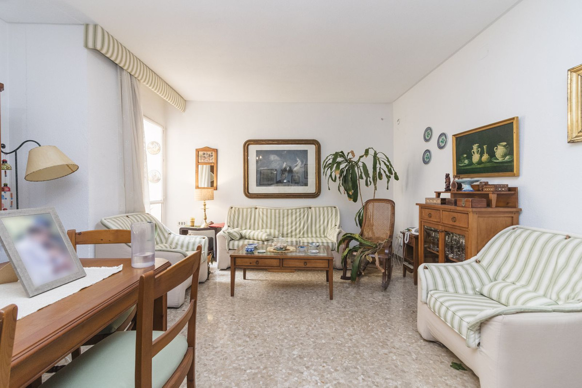 Se vende Apartamento Planta Media de 5 dormitorios en Costa Del Sol, Málaga, España