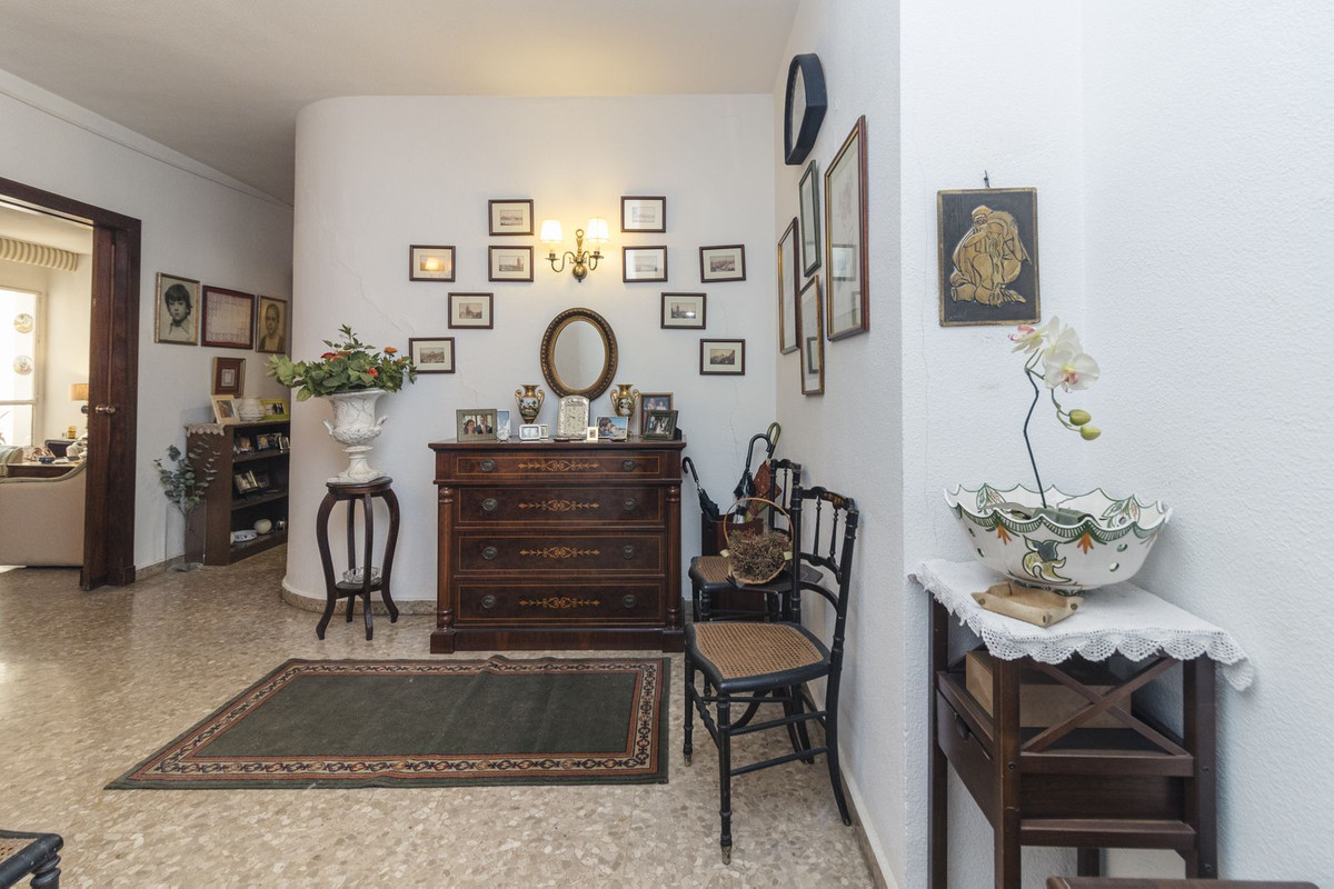 Se vende Apartamento Planta Media de 5 dormitorios en Costa Del Sol, Málaga, España