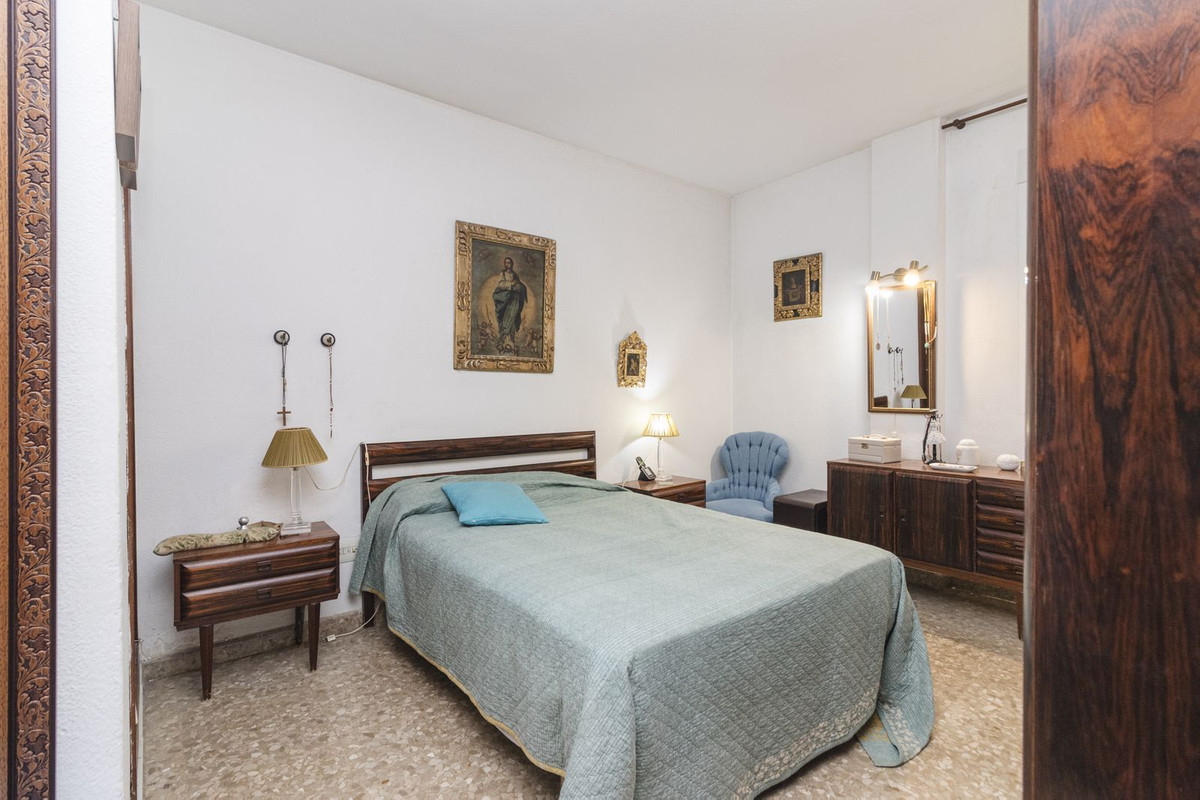 Se vende Apartamento Planta Media de 5 dormitorios en Costa Del Sol, Málaga, España