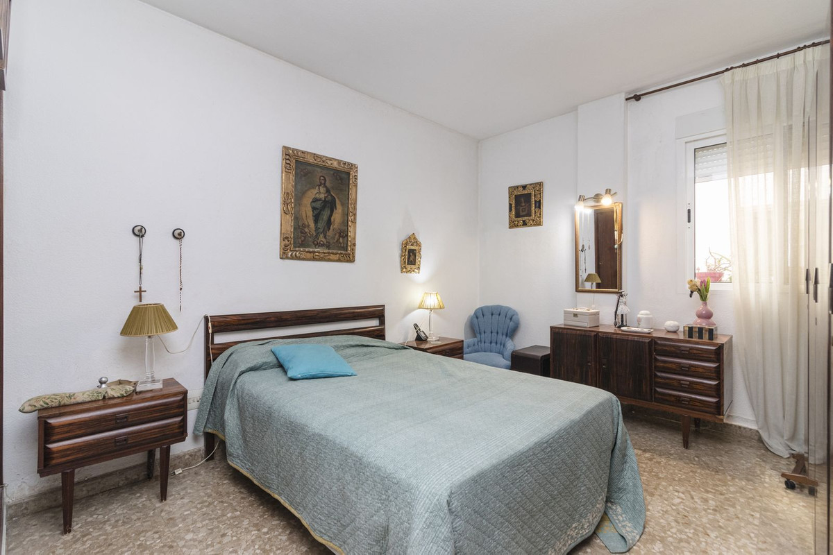 Se vende Apartamento Planta Media de 5 dormitorios en Costa Del Sol, Málaga, España