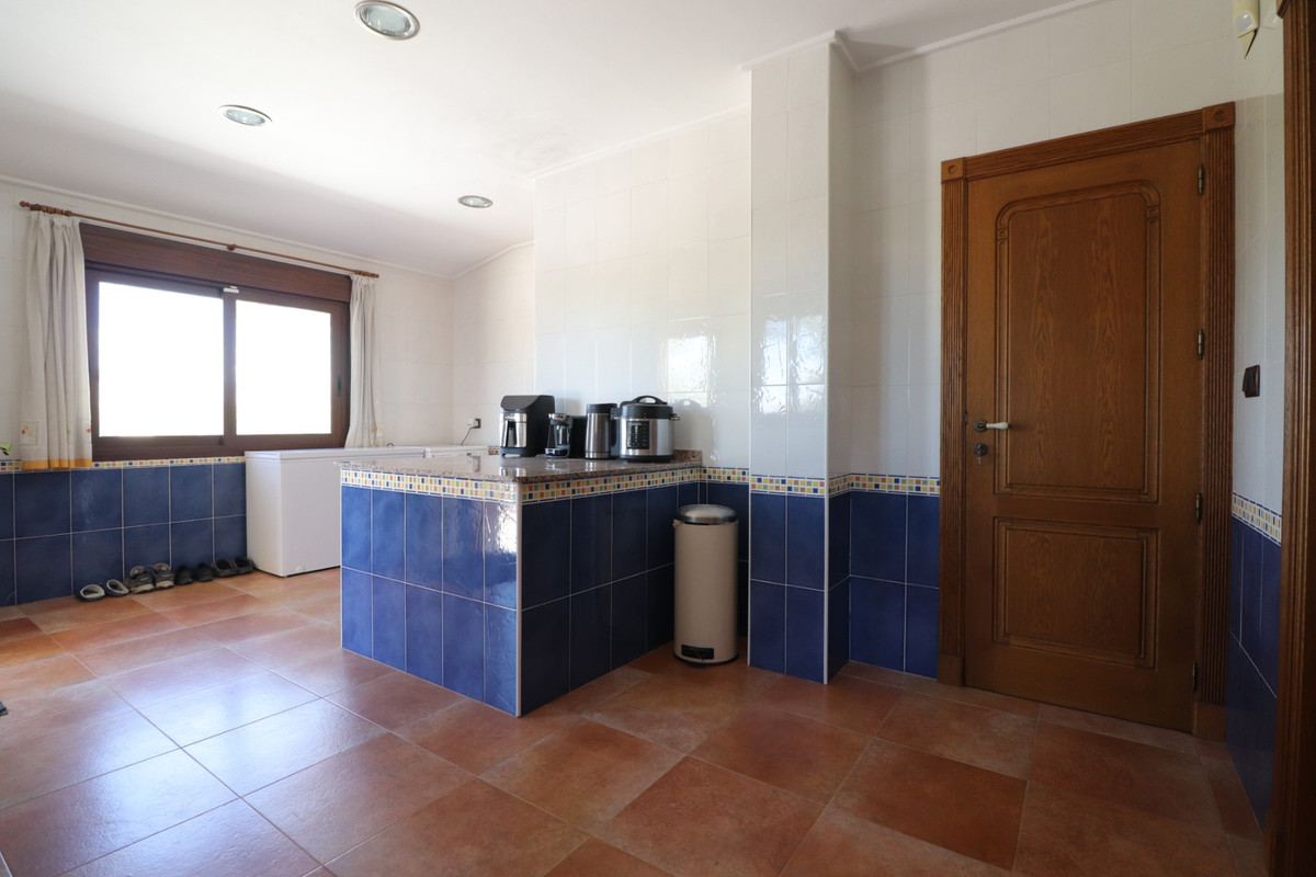 Se vende Villa - Chalet de 6 dormitorios en Costa Blanca, Alicante, España