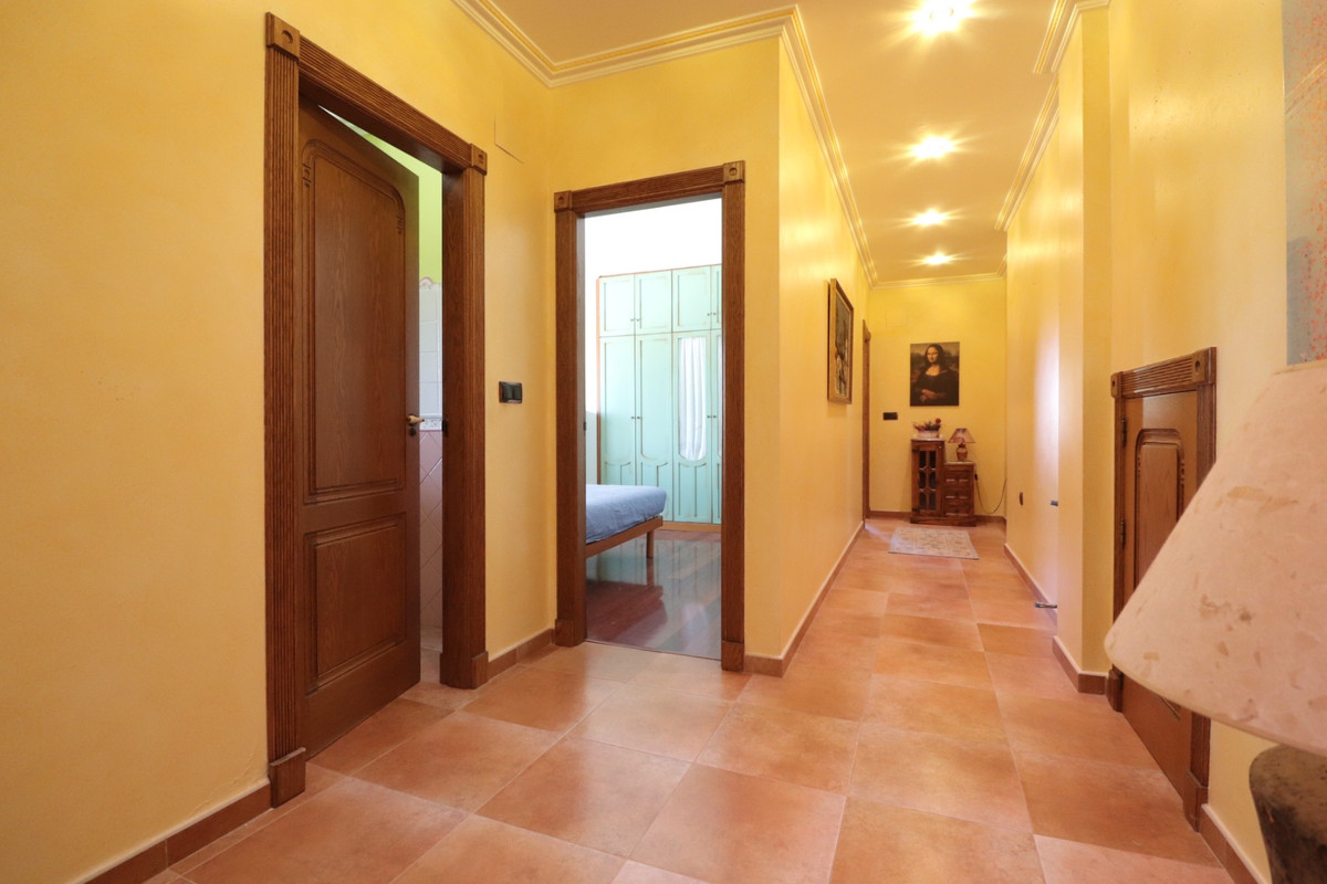 Se vende Villa - Chalet de 6 dormitorios en Costa Blanca, Alicante, España
