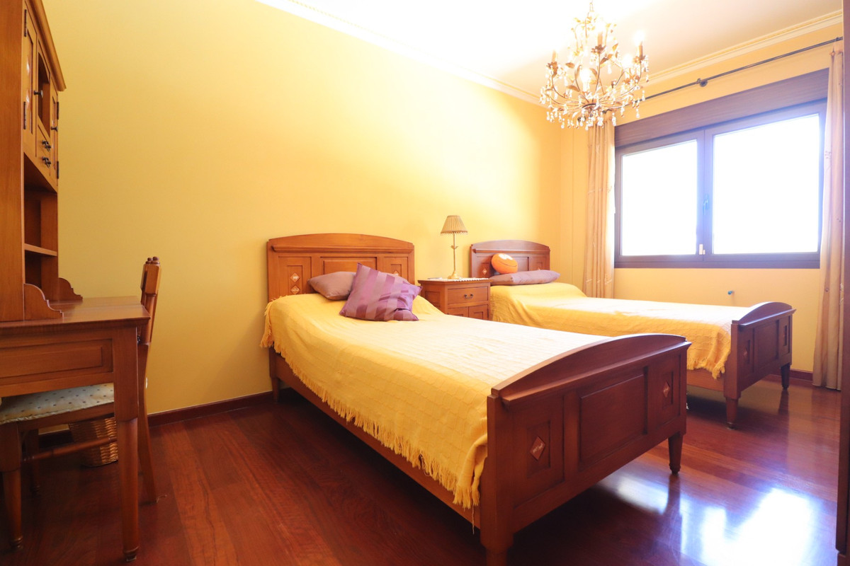 Se vende Villa - Chalet de 6 dormitorios en Costa Blanca, Alicante, España