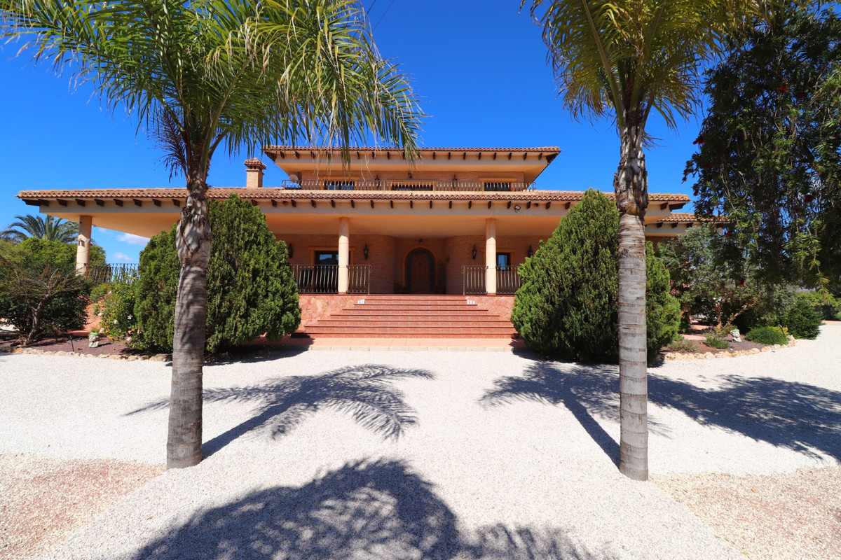Se vende Villa - Chalet de 6 dormitorios en Costa Blanca, Alicante, España