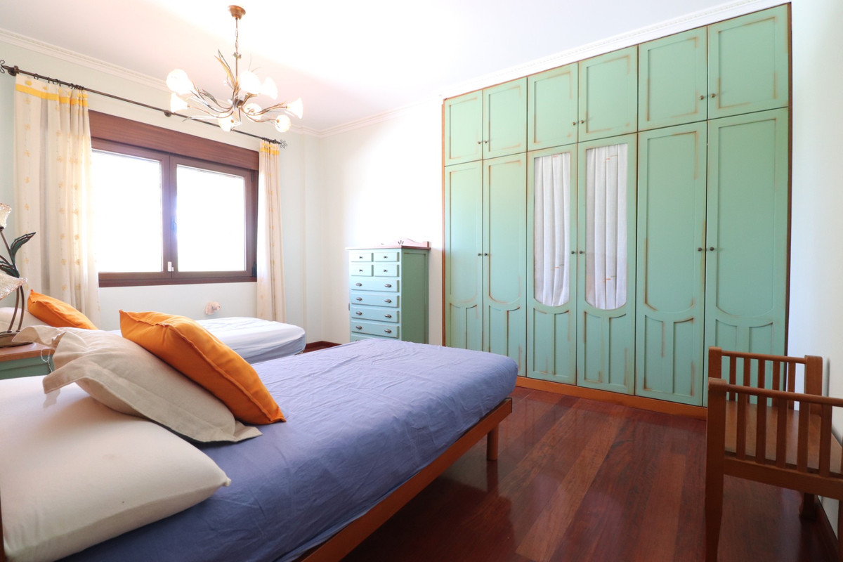 Se vende Villa - Chalet de 6 dormitorios en Costa Blanca, Alicante, España