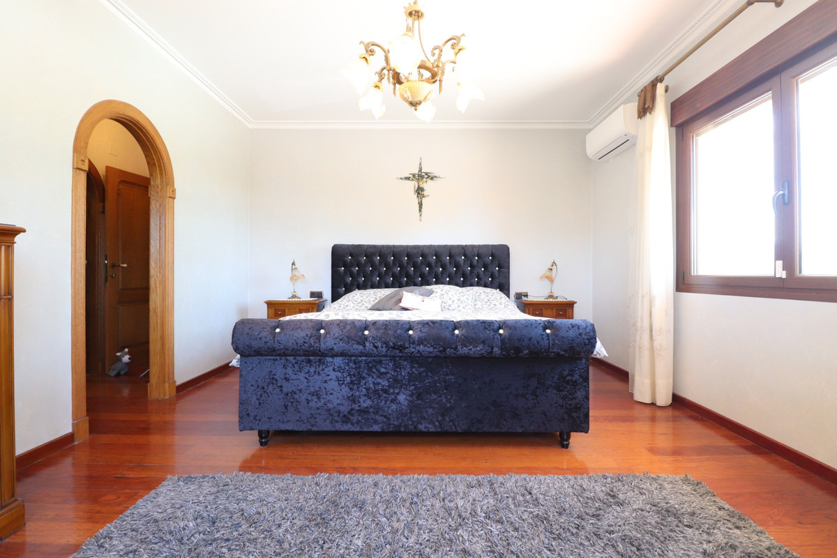 Se vende Villa - Chalet de 6 dormitorios en Costa Blanca, Alicante, España