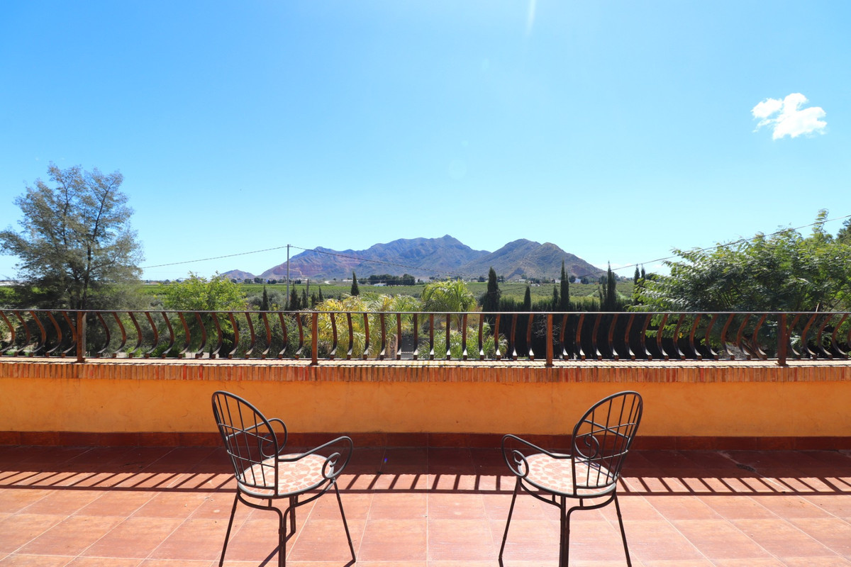 Se vende Villa - Chalet de 6 dormitorios en Costa Blanca, Alicante, España