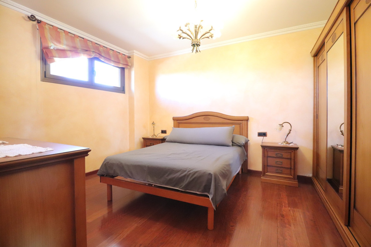 Se vende Villa - Chalet de 6 dormitorios en Costa Blanca, Alicante, España