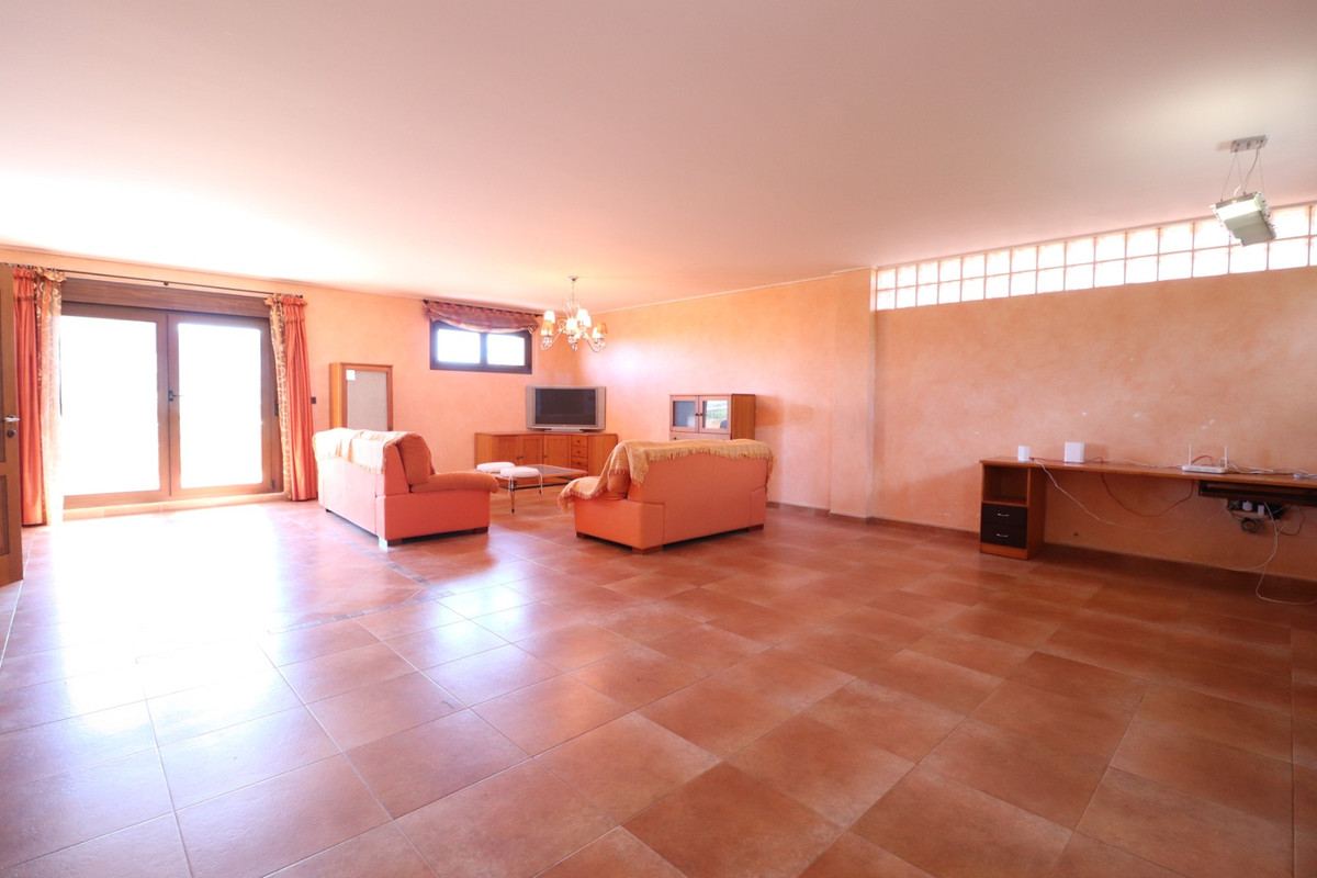 Se vende Villa - Chalet de 6 dormitorios en Costa Blanca, Alicante, España