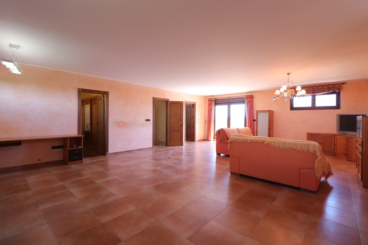 Se vende Villa - Chalet de 6 dormitorios en Costa Blanca, Alicante, España