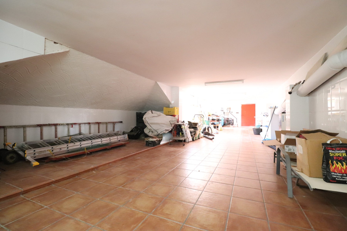 Se vende Villa - Chalet de 6 dormitorios en Costa Blanca, Alicante, España