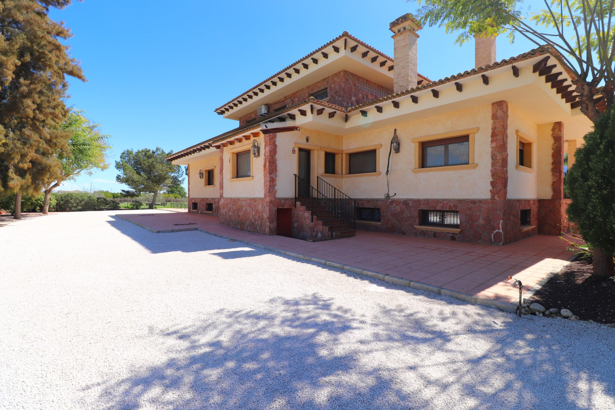 Se vende Villa - Chalet de 6 dormitorios en Costa Blanca, Alicante, España