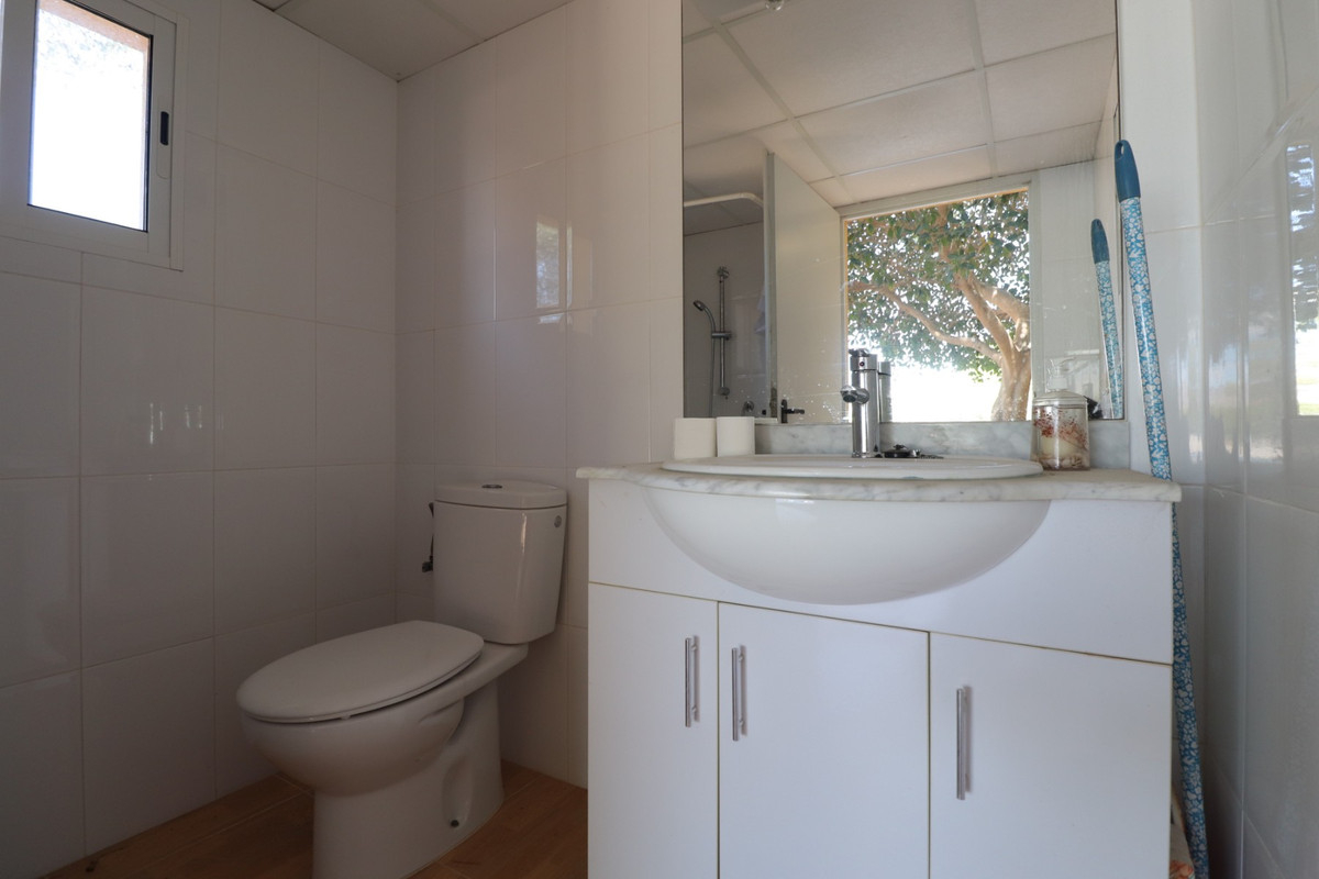 Se vende Villa - Chalet de 6 dormitorios en Costa Blanca, Alicante, España