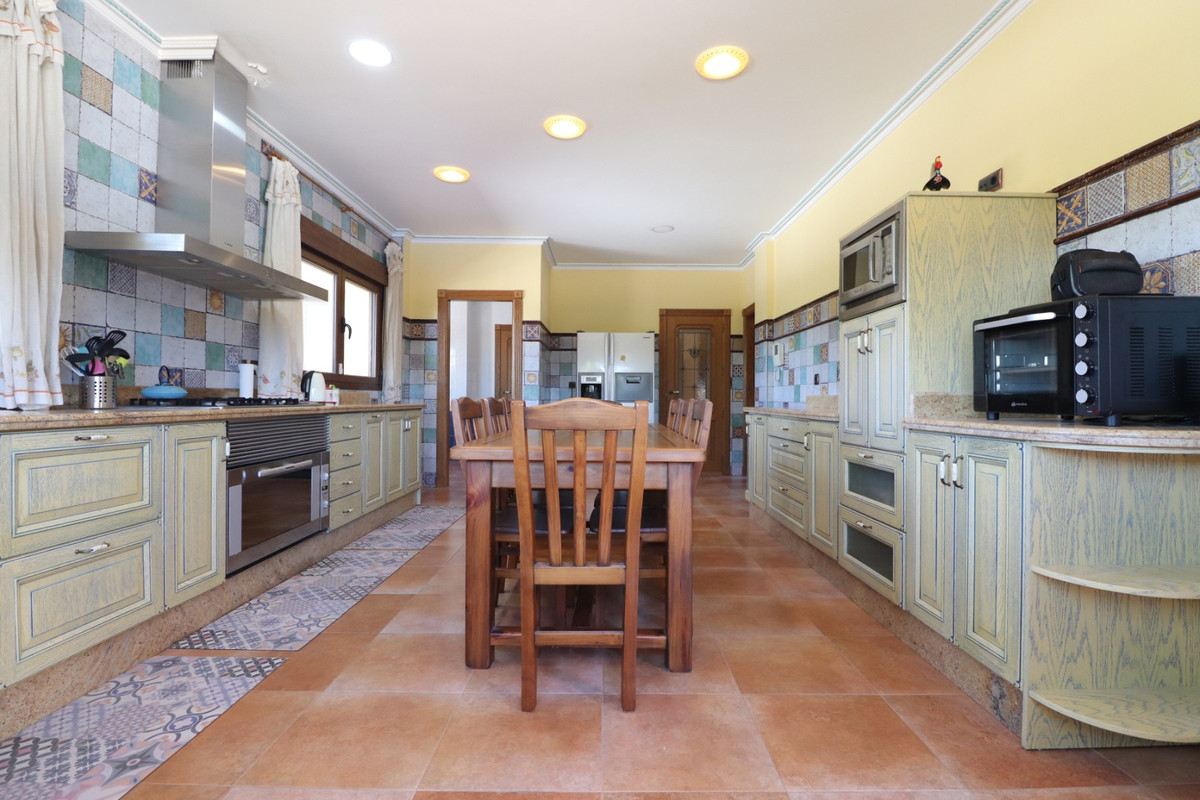 Se vende Villa - Chalet de 6 dormitorios en Costa Blanca, Alicante, España