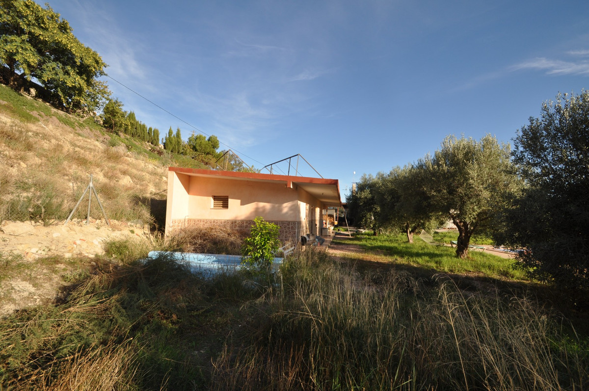 5 Bed Townhouse for sale in Aspe Costa Blanca, Alicante, Spain