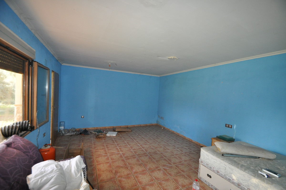 5 Bed Townhouse for sale in Aspe Costa Blanca, Alicante, Spain