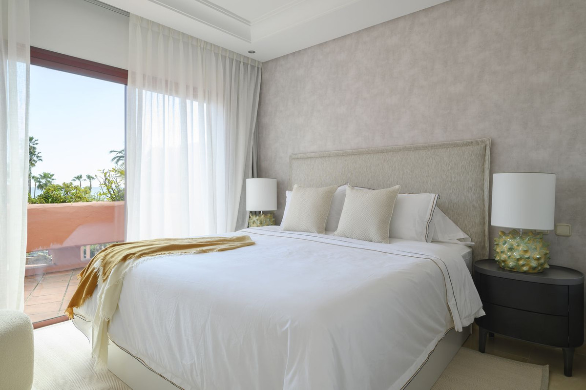 3 Bed Apartment for sale in Estepona Costa Del Sol, Málaga, Spain