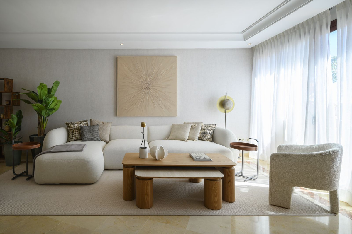 3 Bed Apartment for sale in Estepona Costa Del Sol, Málaga, Spain