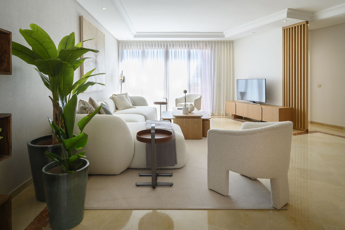 3 Bed Apartment for sale in Estepona Costa Del Sol, Málaga, Spain