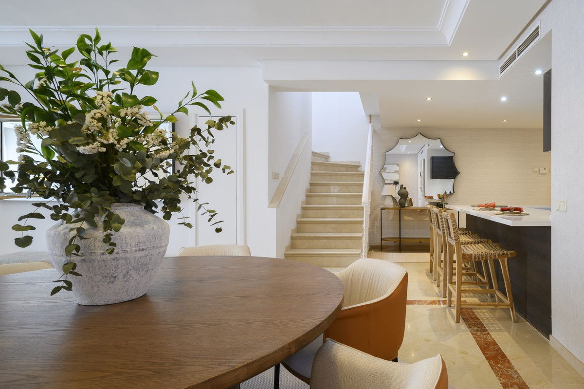 3 Bed Apartment for sale in Estepona Costa Del Sol, Málaga, Spain