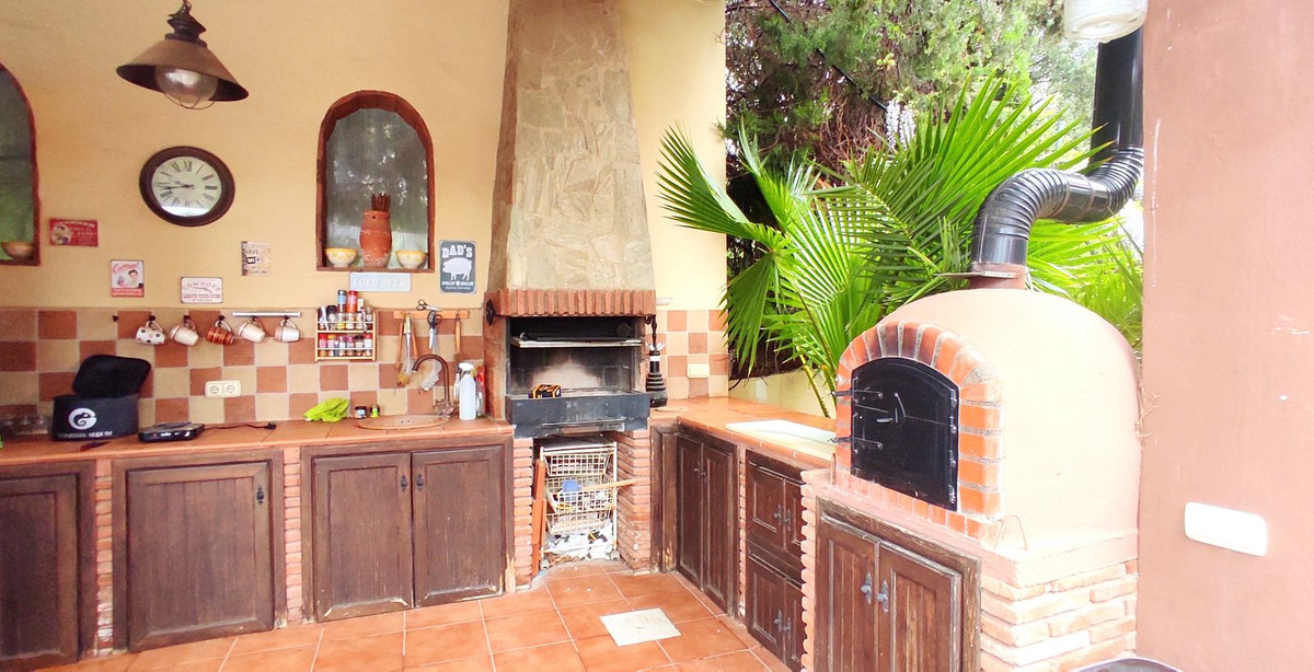 4 Bed Townhouse for sale in Alhaurín El Grande Costa Del Sol, Málaga, Spain