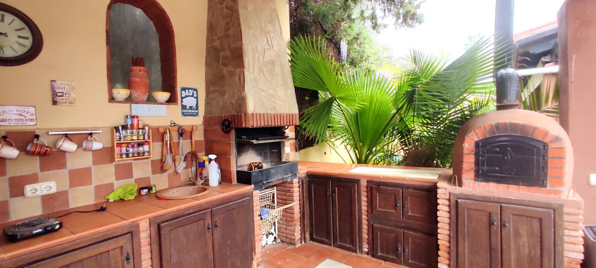 4 Bed Townhouse for sale in Alhaurín El Grande Costa Del Sol, Málaga, Spain