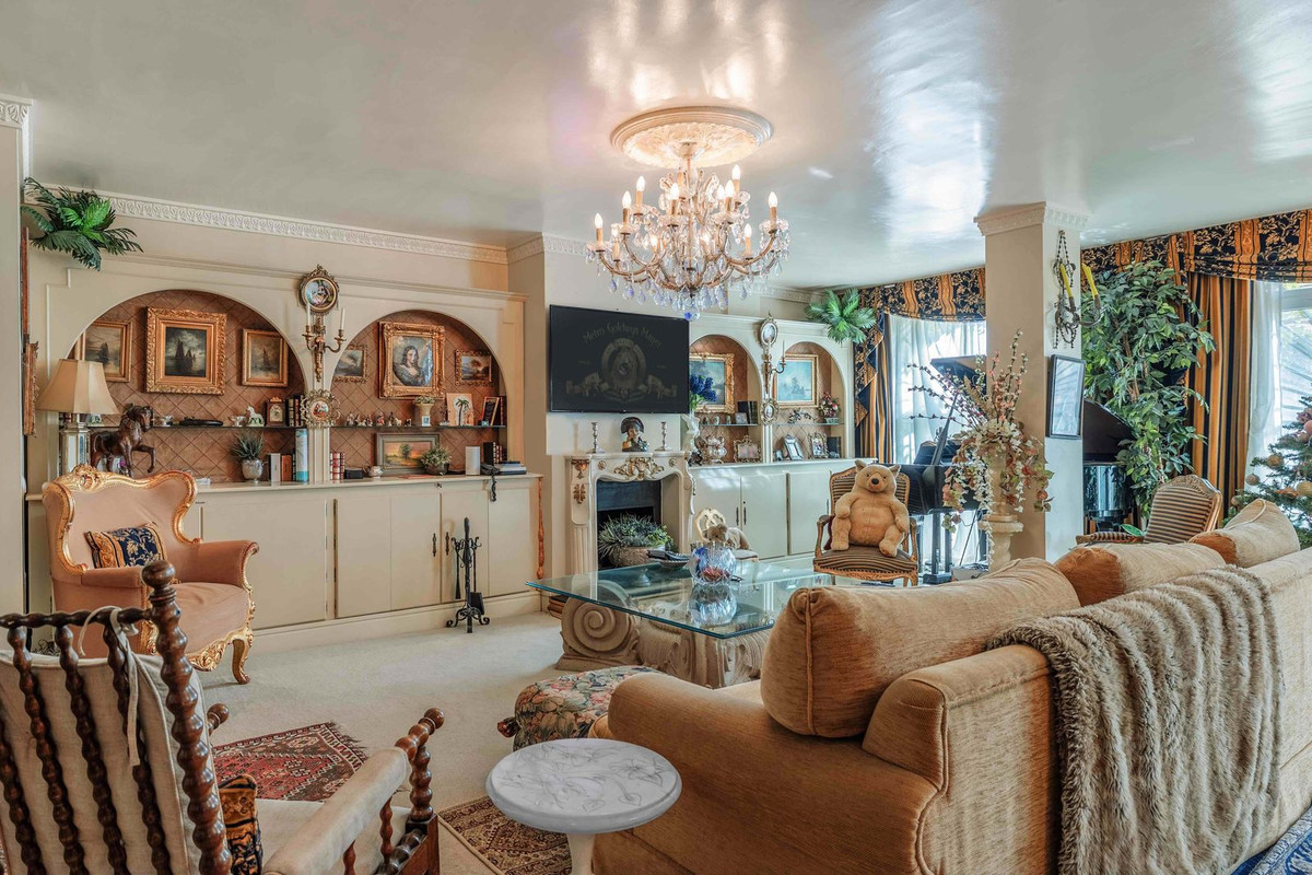 4 Bed Apartment for sale in Estepona Costa Del Sol, Málaga, Spain